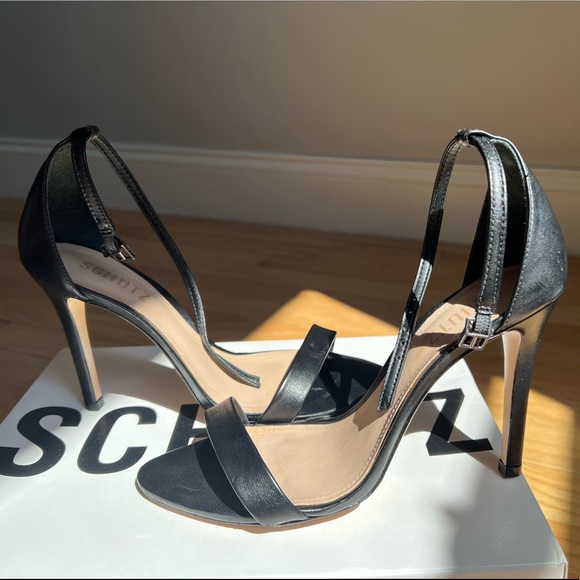 SCHUTZ Shoes - Schutz Black Leather High Heels in Size 7.5